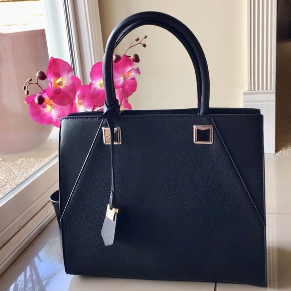 ✨GLAM BLACK TOTE✨ - Picture 2 of 8